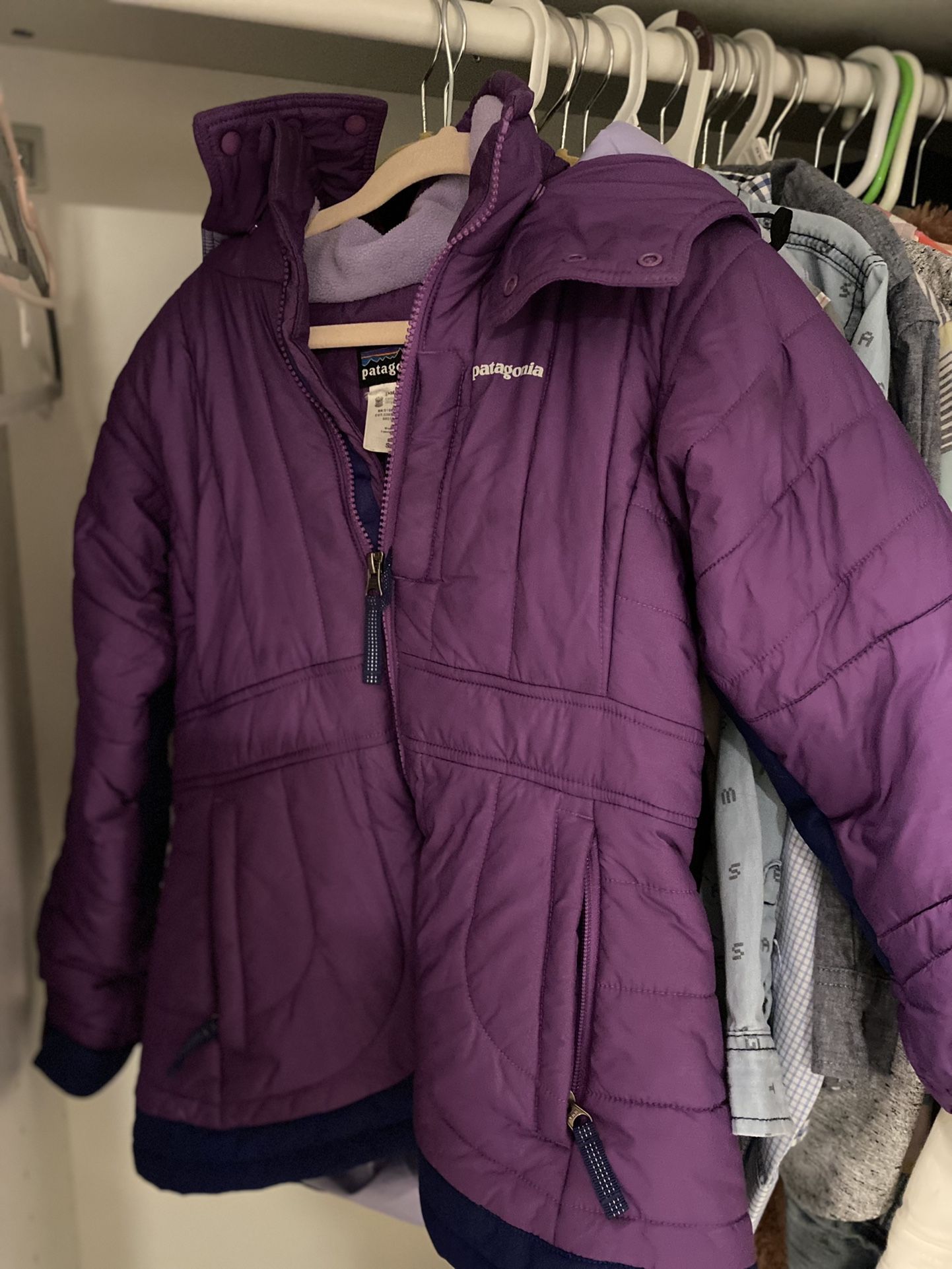 Patagonia Jacket Purple SiE For 6-8 Year Old