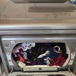 Electric Washer & Gas Dryer 