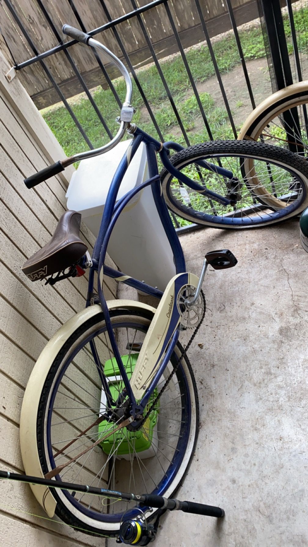 2 Huffy Bikes Beach Cruiser