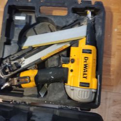 DeWalt Table Shaw And Nail Gun