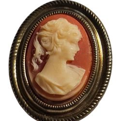 Vintage Cameo Brooch Pin 1" Womans Profile Gold Tone Oval Made In Hong Kong