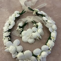 Girls White Flower Crown And Wristlet