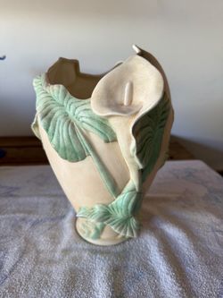 Fitz & Floyd Lily Vase