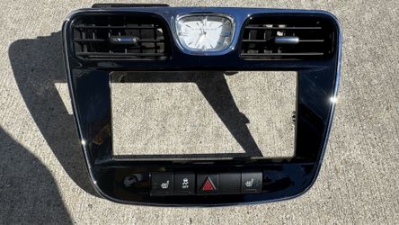 2011-2014 Chrysler 200 Radio Dash Bezel W Clock & Heated Switch OEM