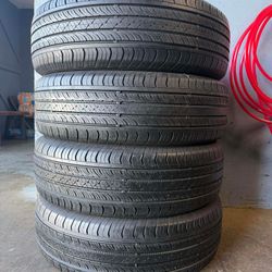 225/65/17. Continental 