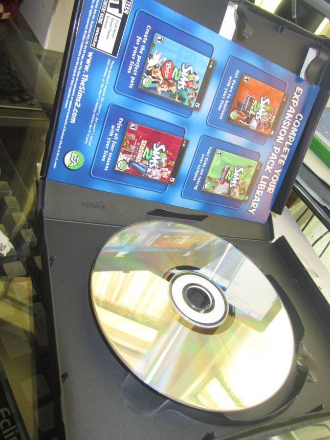 •	Sims 2: Celebration Stuff (PC, 2007) Condition: Pre-owned,  Like New