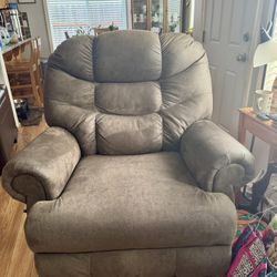 Mom’s Selling New Recliner 