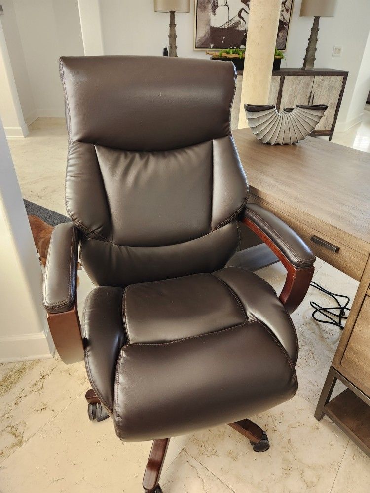 Thomasville® Edinger Ergonomic Bonded Leather Big & Tall High-Back Chair, Brown
Leather