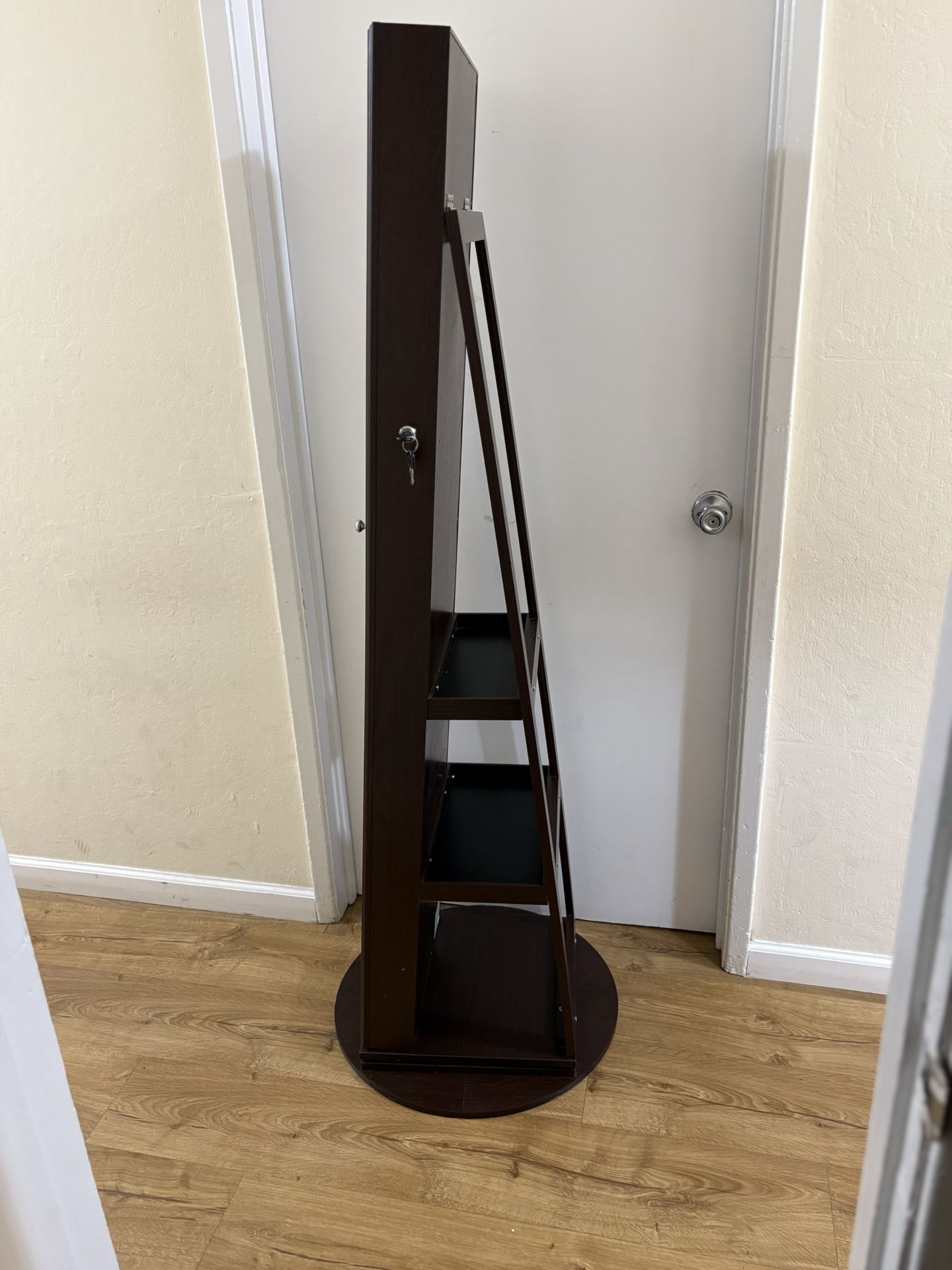 Mirror With Jewelry Organizer