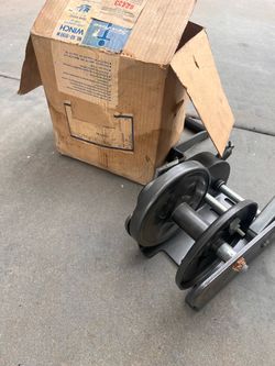Sea-King Model 60-9190 Manual Winch with a 2,500 lb load