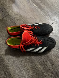 Adidas Predator Elite size 9.5