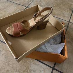 Tan Wedge Heels / Size 8 