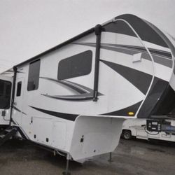 2023 Grand Design Solitude 391DL