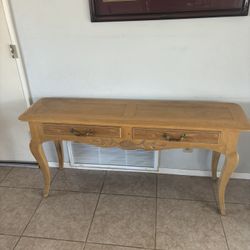Great Entry Way Or Sofa Back Table