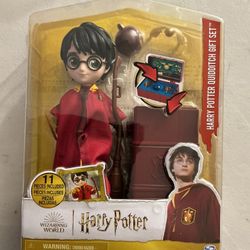 Wizarding World Harry Potter Quidditch 11 PCs. Doll Gift Set and Accessories New