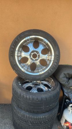 Rines 22” con llantas buenas y buenos