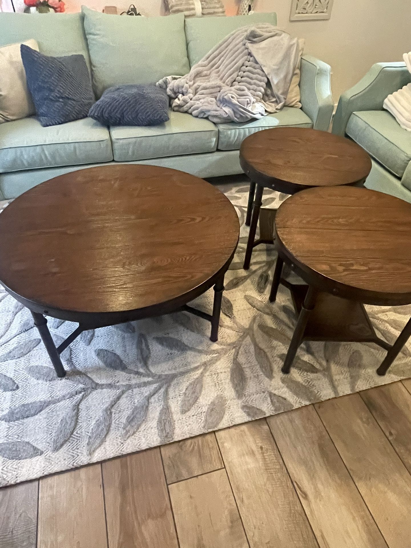 Coffee table set