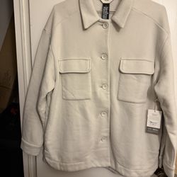 Vuori NWT Restore Shirt Jacket Size Women med- Color: Salt 
