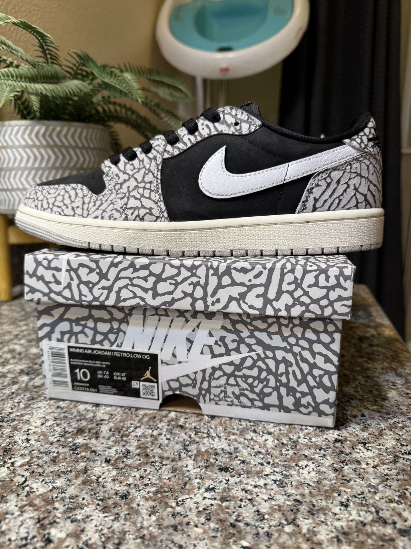 Jordan 1 Retro Low Black Cement 