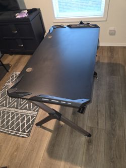 Eureka Gaming Desk