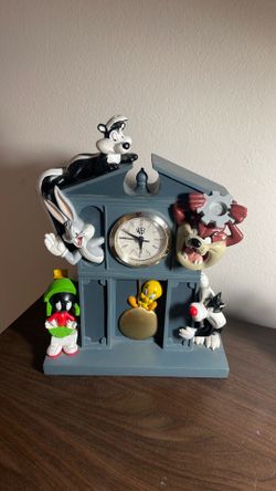 Warner Bross Clock