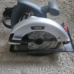 Task Force 12 Amp Circular Saw 7 -1/4" Blade Llike New Condition $60