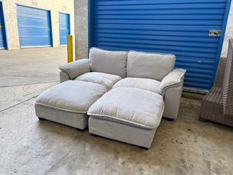 Deep seat sofa w/matching ottomans