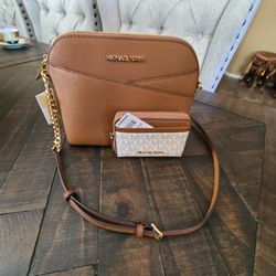 New Michael Kors Purse And Wallet