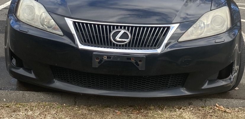 2010 Lexus IS250 Front Bumper And Grill 1 Fog Light