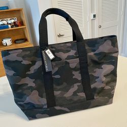 Banana Republic Camouflage Tote Large NEW with Tags Unisex