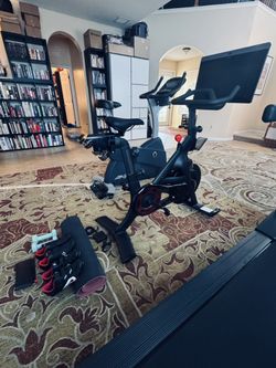 Peloton Bike Plus 2021 - 18 Rides, Haltom City