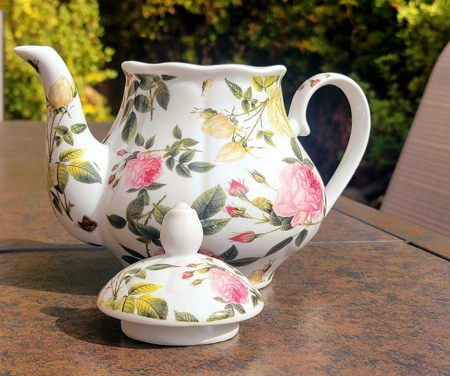 Kent Pottery Pink & White Rose Teapot for Sale in Chula Vista, CA OfferUp