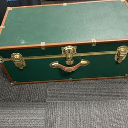 Seward Steamer Trunk green Chest