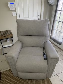 Infinite Position Lift Recliner Chair With Heating And Cooling System