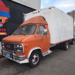 Gmc BOX Truck With Lift Gate 1984