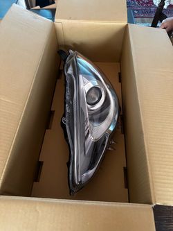 Toyota 81170-52K70 Driver Side Headlight Unit Assembly 2014-2018 Toyota Prius C