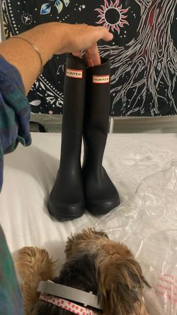 Hunter women’s size 8 rain boots