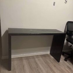 Table/desk Entry/console