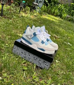 Jordan 4 size 9.5 men brand new never worn