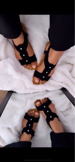 Black Flat Sandals with Pearl Studs