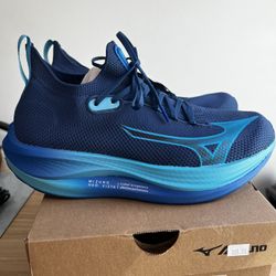 Mizuno Neo Vista Men’s Size 9