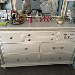 Rooms To Go Sofia Vergara Dresser And Mirror