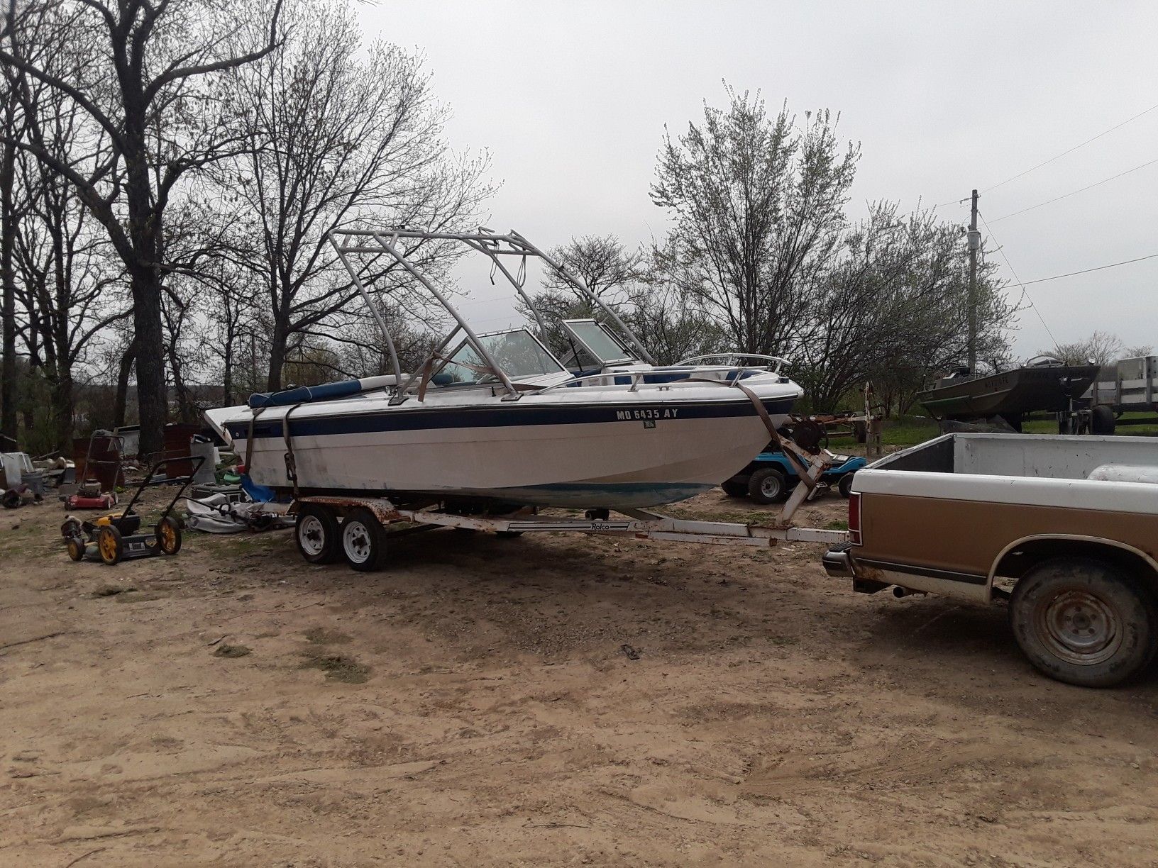 Ski boat with ski rail for sale or trade