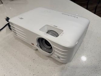 ViewSonic PX701-4K UHD HDR Projector + 100” Motorized Screen