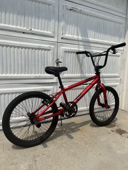 Mongoose Outer Limit 20 BMX Bike for Sale in Garden City South