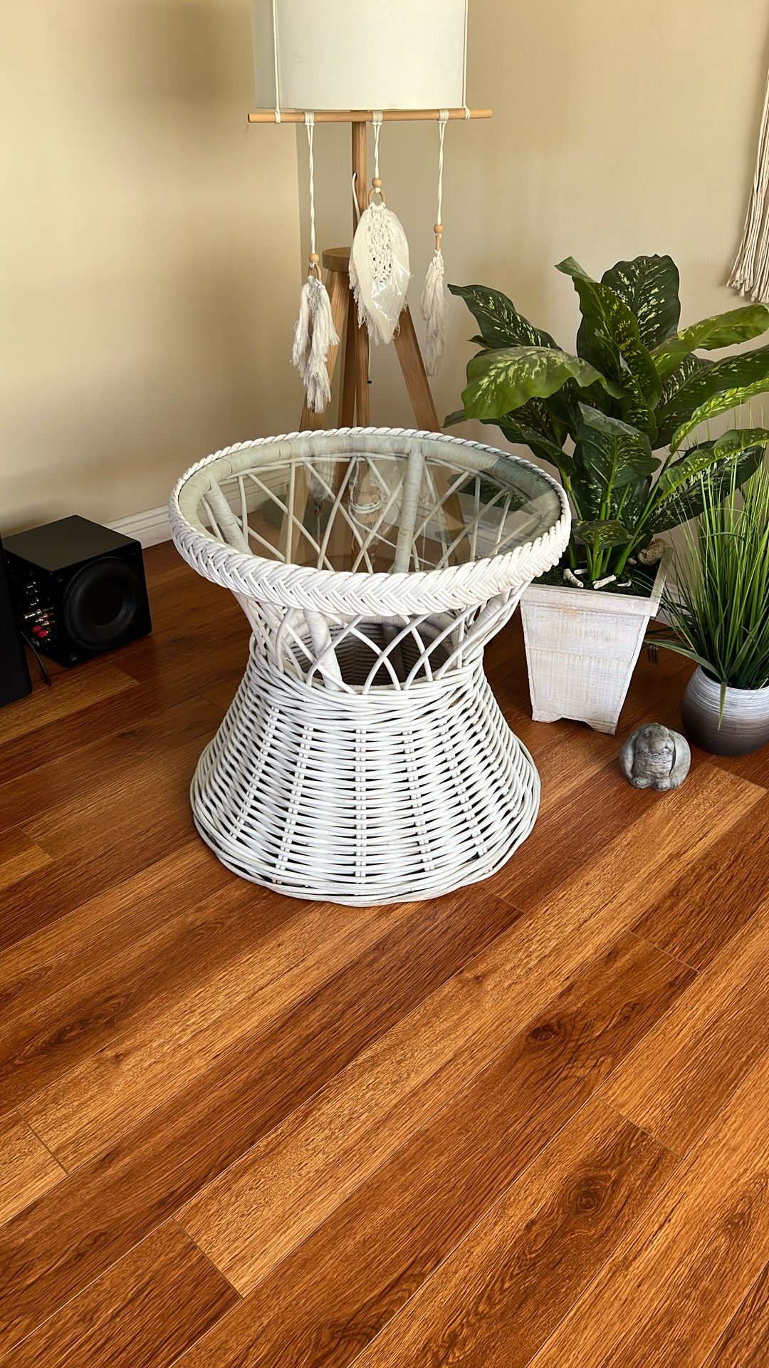 Wicker End Table with Glass Top Round White Color