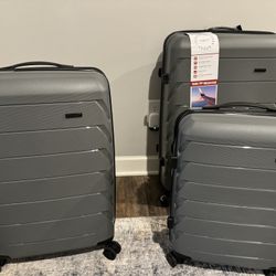 Brand New Suitcases Set 