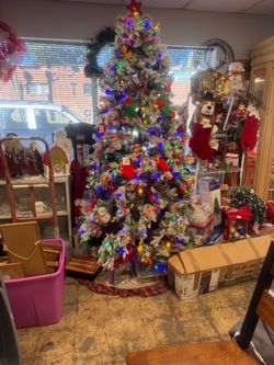 7” pre-lit Christmas tree