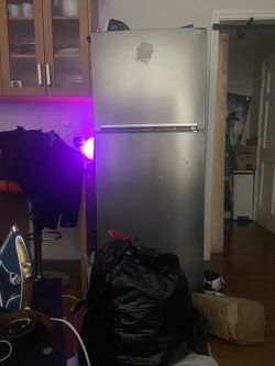 Beko 28" Freezer Top Stainless Steel Refrigerator BFTF2716SS