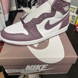 Brand New Air Jordan 1 Retro High OG SNEAKERS Size 8.5